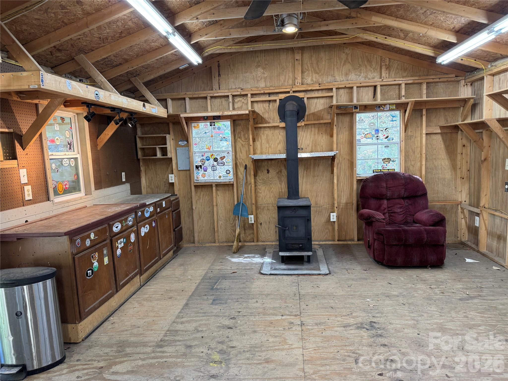 942 Fisher Branch Road Marshall, NC 28753 - Photo 33 of 38 a room with furniture