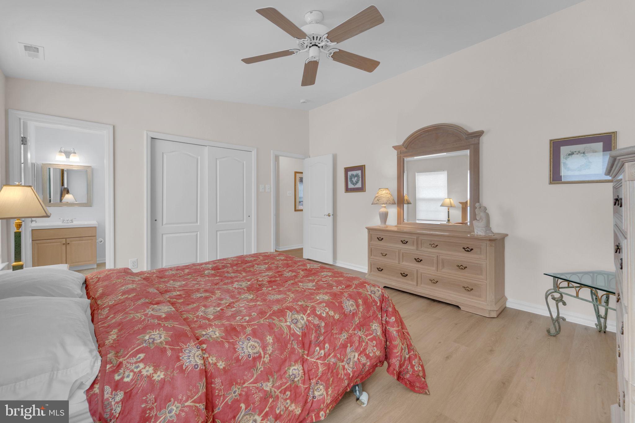 801 Freeport Way Williamstown, NJ 08094 - Photo 20 of 29 a bedroom with a bed and a dresser