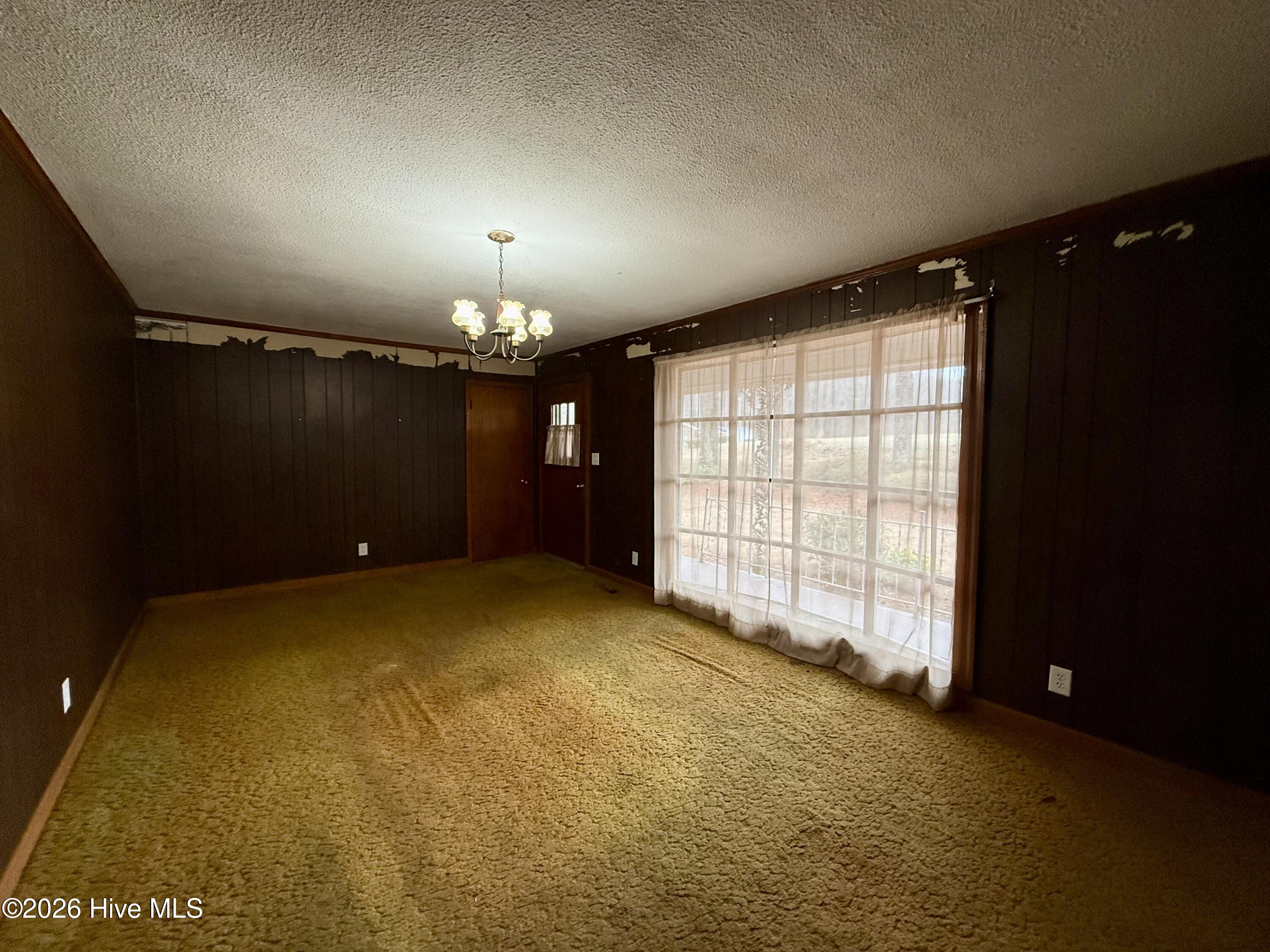 1420 Lum Brown Road Williamston, NC 27892 - Photo 12 of 41 Living Room