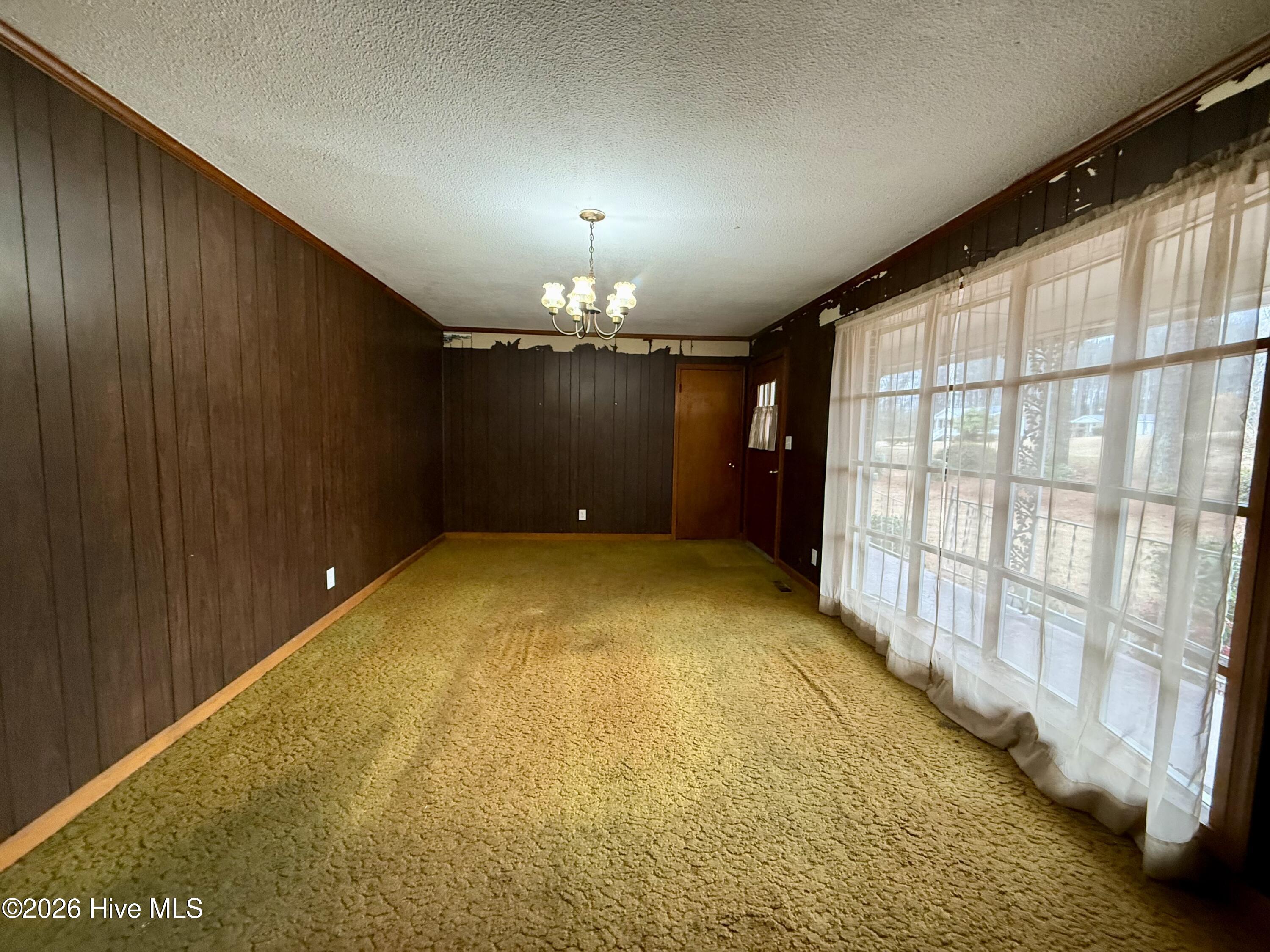 1420 Lum Brown Road Williamston, NC 27892 - Photo 14 of 41 Living Room