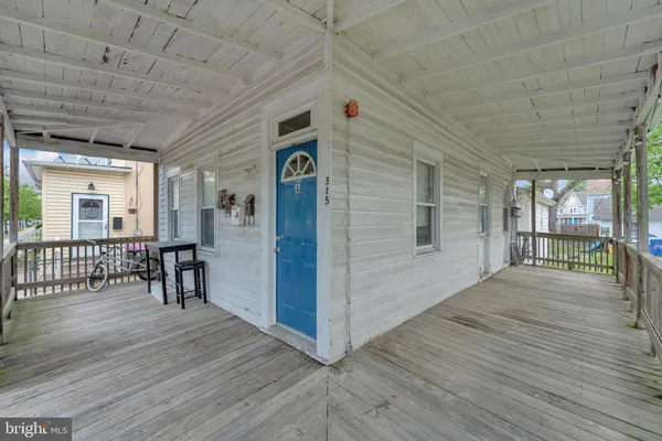 $1,450 | 315 Burlington Avenue, Delanco, NJ 08075