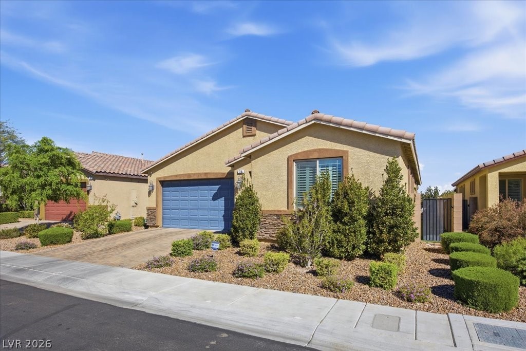 38 Kaku Ridge Way Las Vegas, NV 89183 - Photo 3 of 34