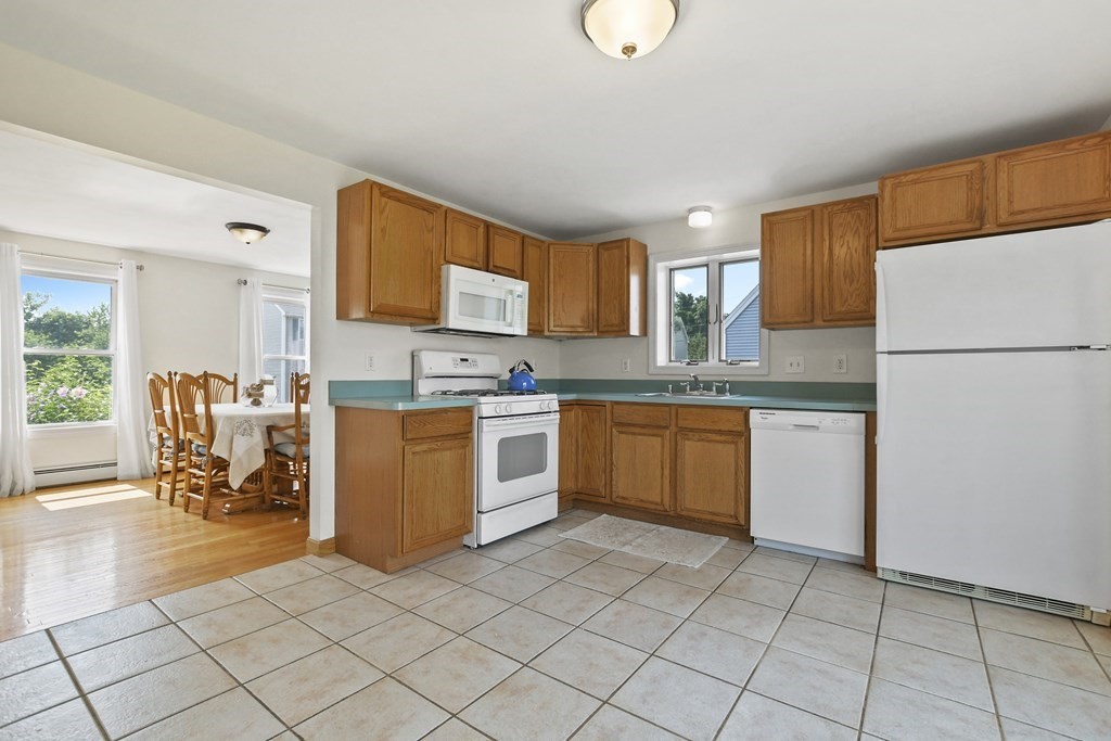 4 Rivers Edge Place Methuen, MA 01844 - Photo 8 of 40 Gallery Image 8