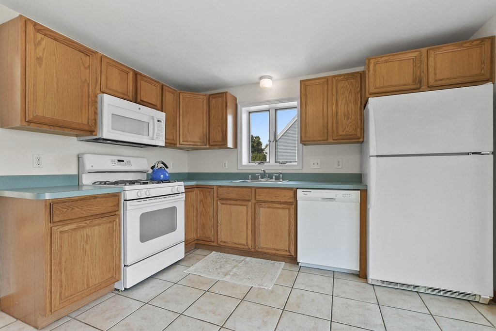4 Rivers Edge Place Methuen, MA 01844 - Photo 9 of 40 Gallery Image 9