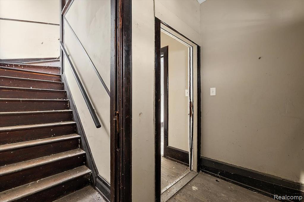 3000 Field Street Detroit, MI 48214 - Photo 19 of 77