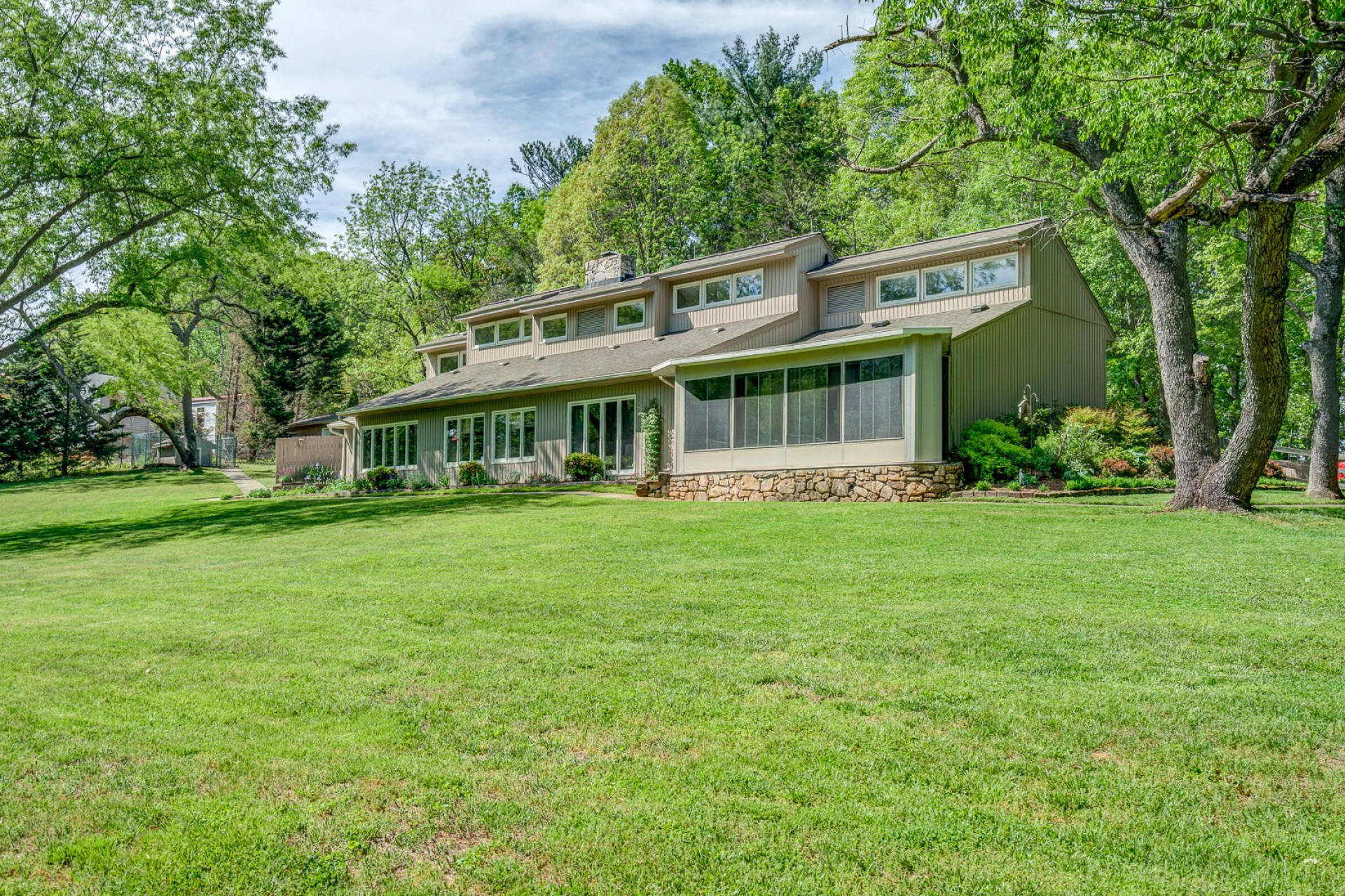 6024 Poage Valley Road Roanoke, VA 24018 - Photo 1 of 43 fhd_6024 Poage Valley Road 03_7664128