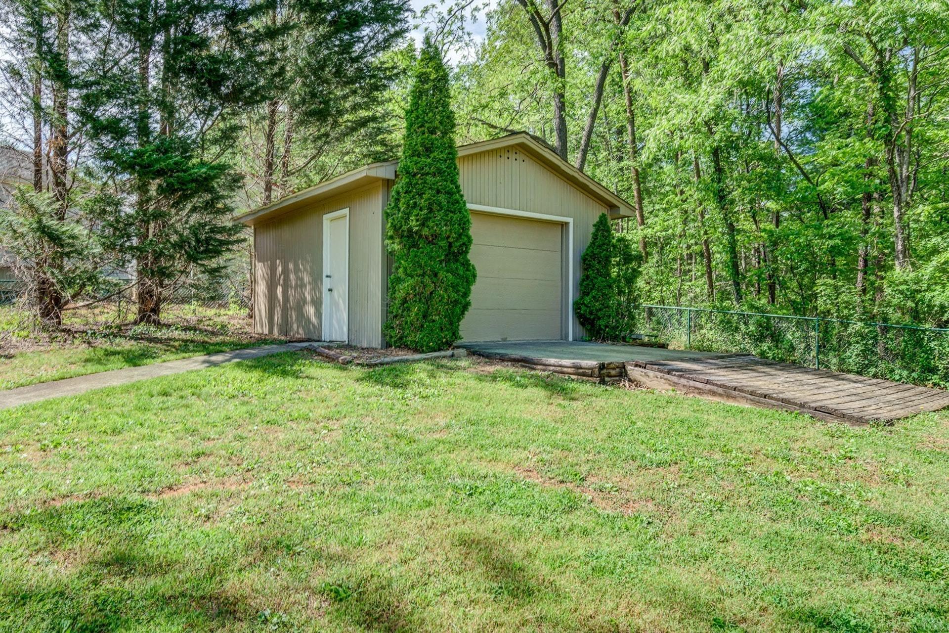 6024 Poage Valley Road Roanoke, VA 24018 - Photo 29 of 43 030-310735-6024 Poage Valley Road 30_766