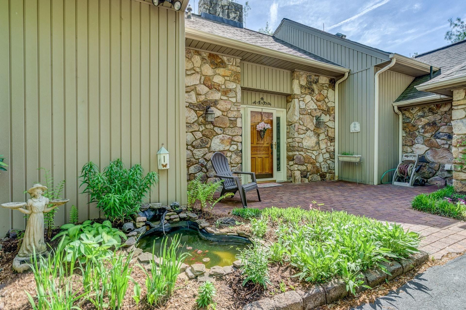 6024 Poage Valley Road Roanoke, VA 24018 - Photo 4 of 43 005-310735-6024 Poage Valley Road 05_766