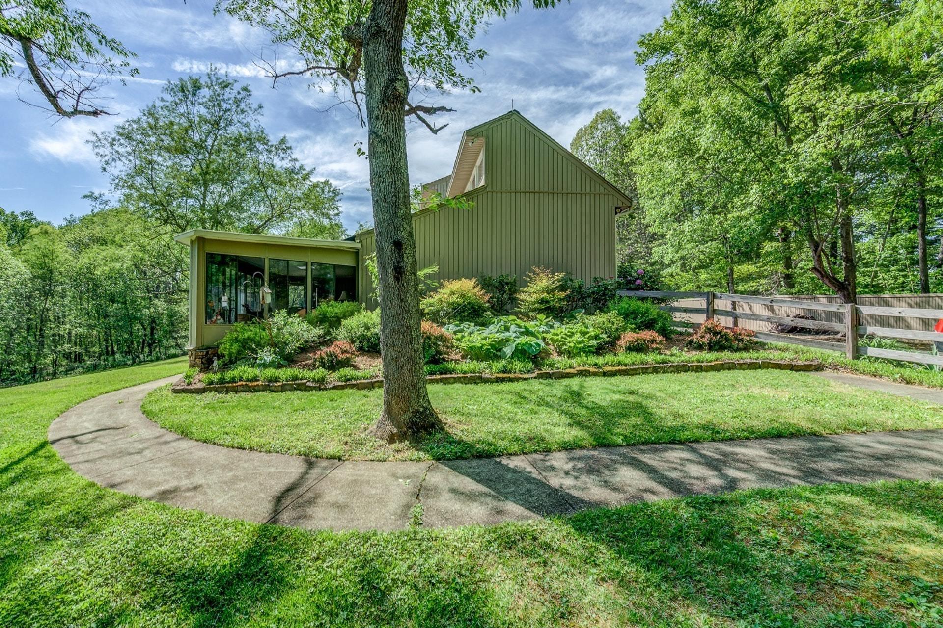 6024 Poage Valley Road Roanoke, VA 24018 - Photo 31 of 43 032-310735-6024 Poage Valley Road 32_766