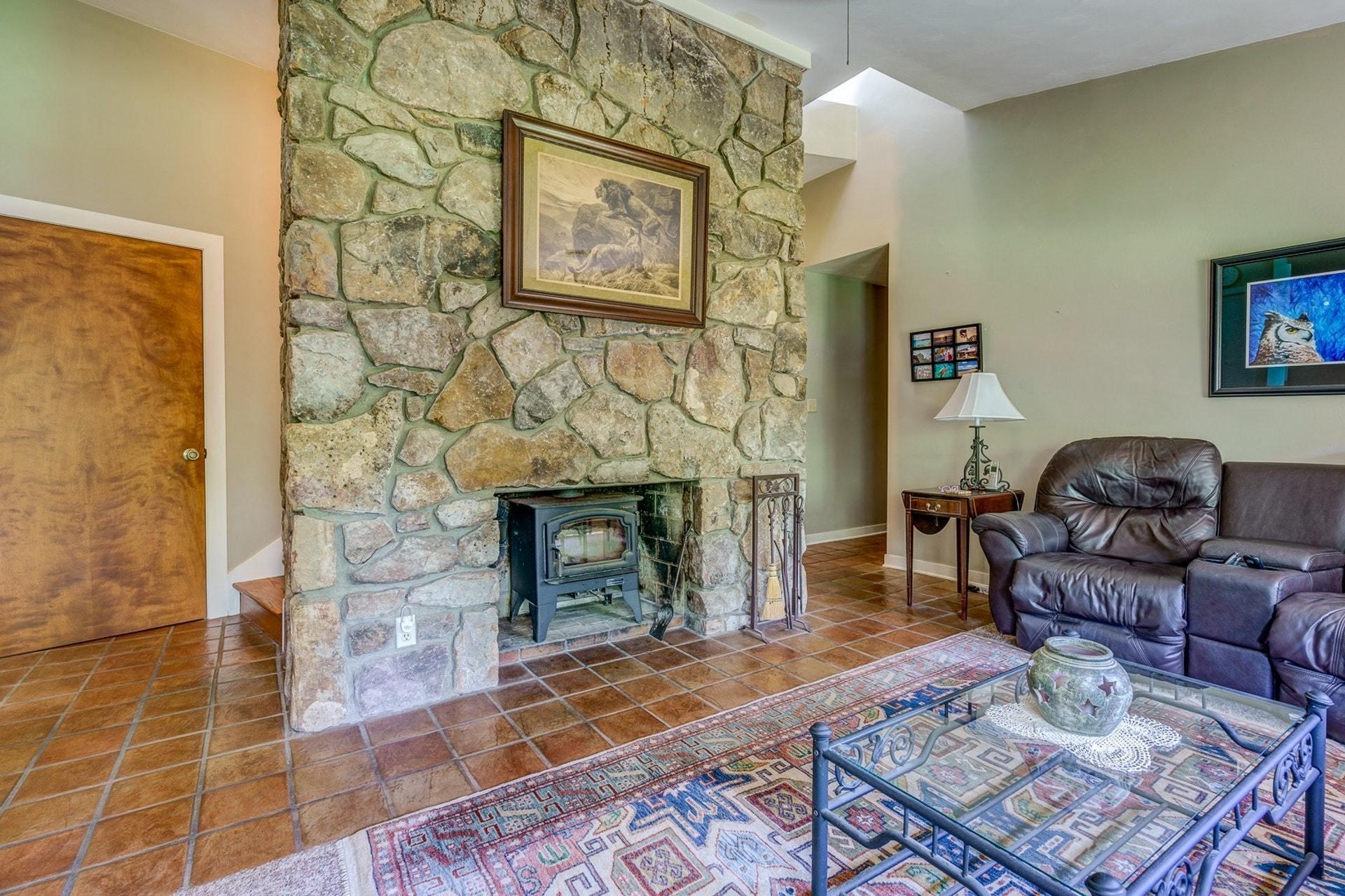 6024 Poage Valley Road Roanoke, VA 24018 - Photo 6 of 43 007-310735-6024 Poage Valley Road 07_766