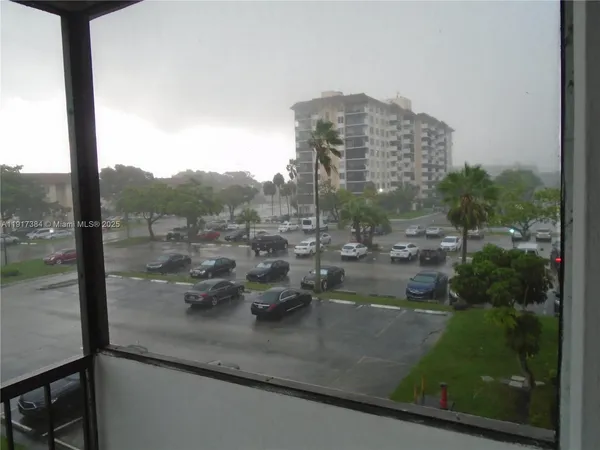 $1,675 | 4174 Inverrary Drive, Unit 303, Lauderhill, FL 33319