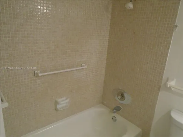 $1,675 | 4174 Inverrary Drive, Unit 303, Lauderhill, FL 33319