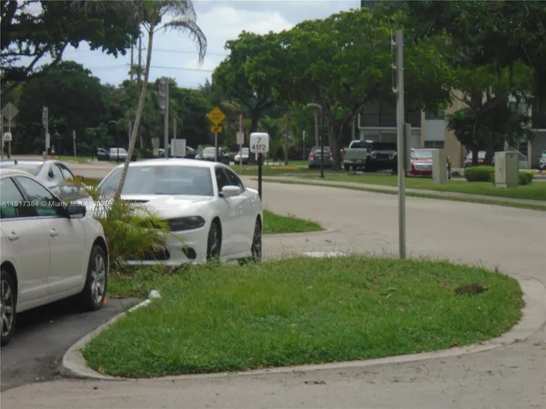 $1,675 | 4174 Inverrary Drive, Unit 303, Lauderhill, FL 33319