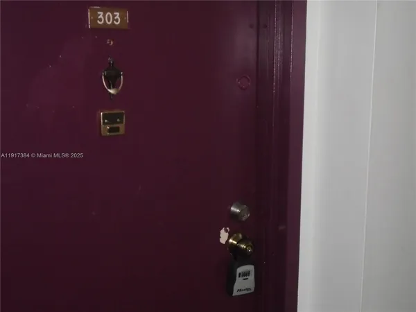 $1,675 | 4174 Inverrary Drive, Unit 303, Lauderhill, FL 33319