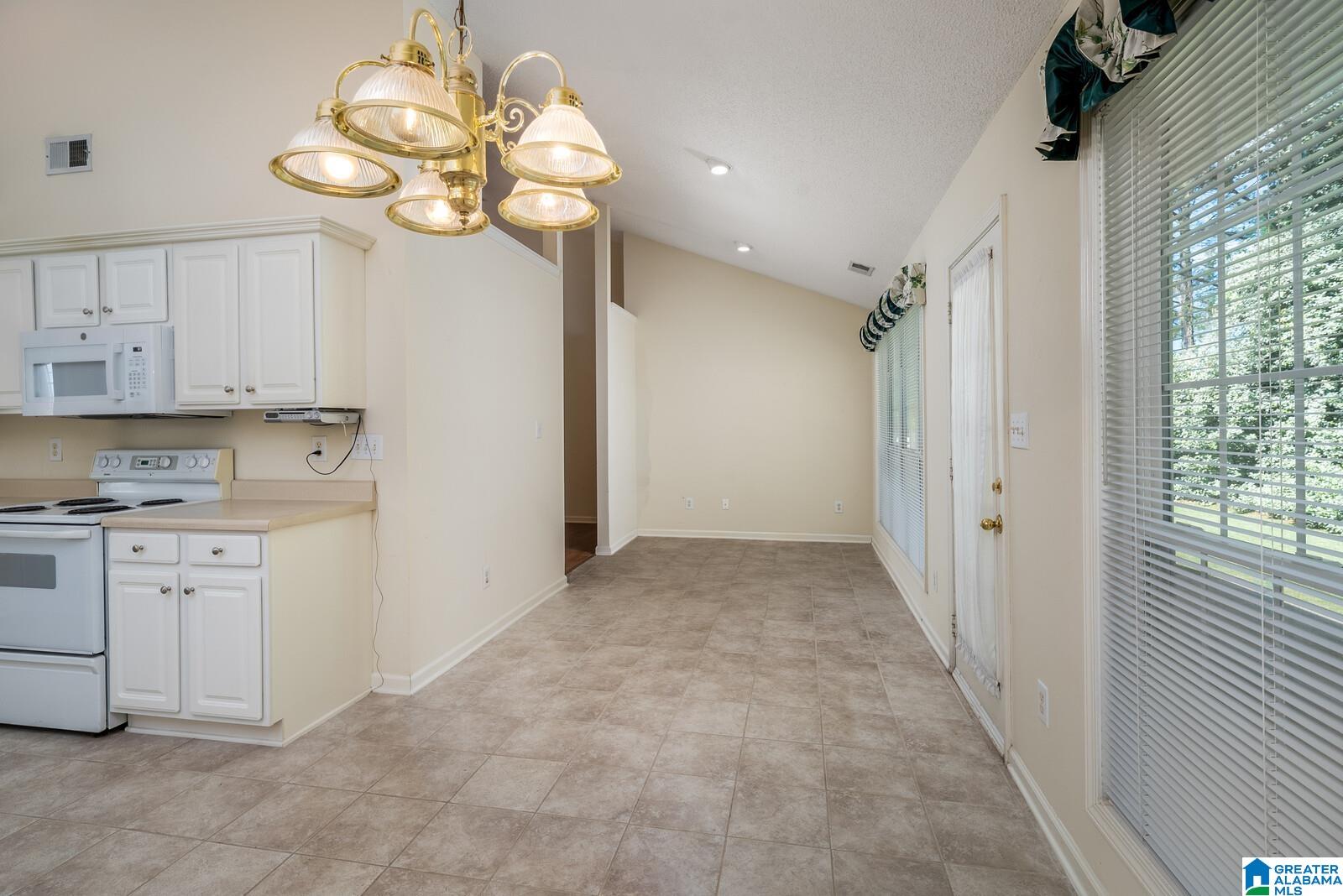 167 Pebble Drive Alabaster, AL 35007 - Photo 14 of 35