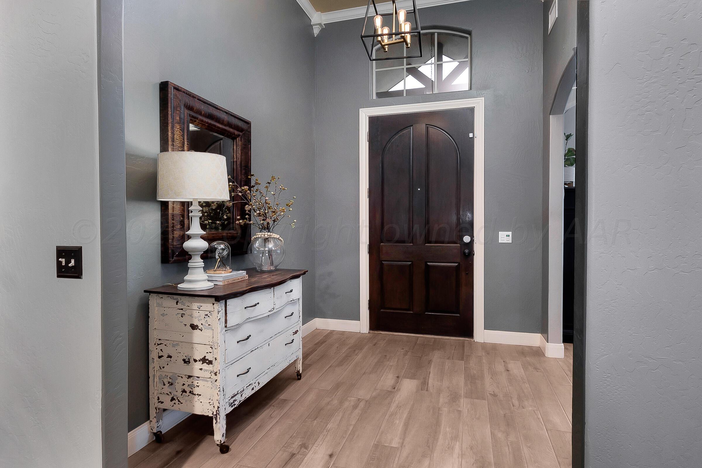 4703 Wesley Road Amarillo, TX 79119 - Photo 2 of 34 002_Foyer