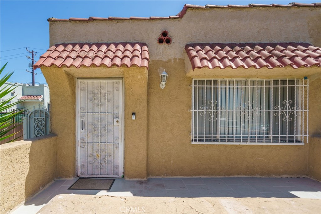 346 West School Street Compton, CA 90220 - Photo 4 of 29 a front view of a house