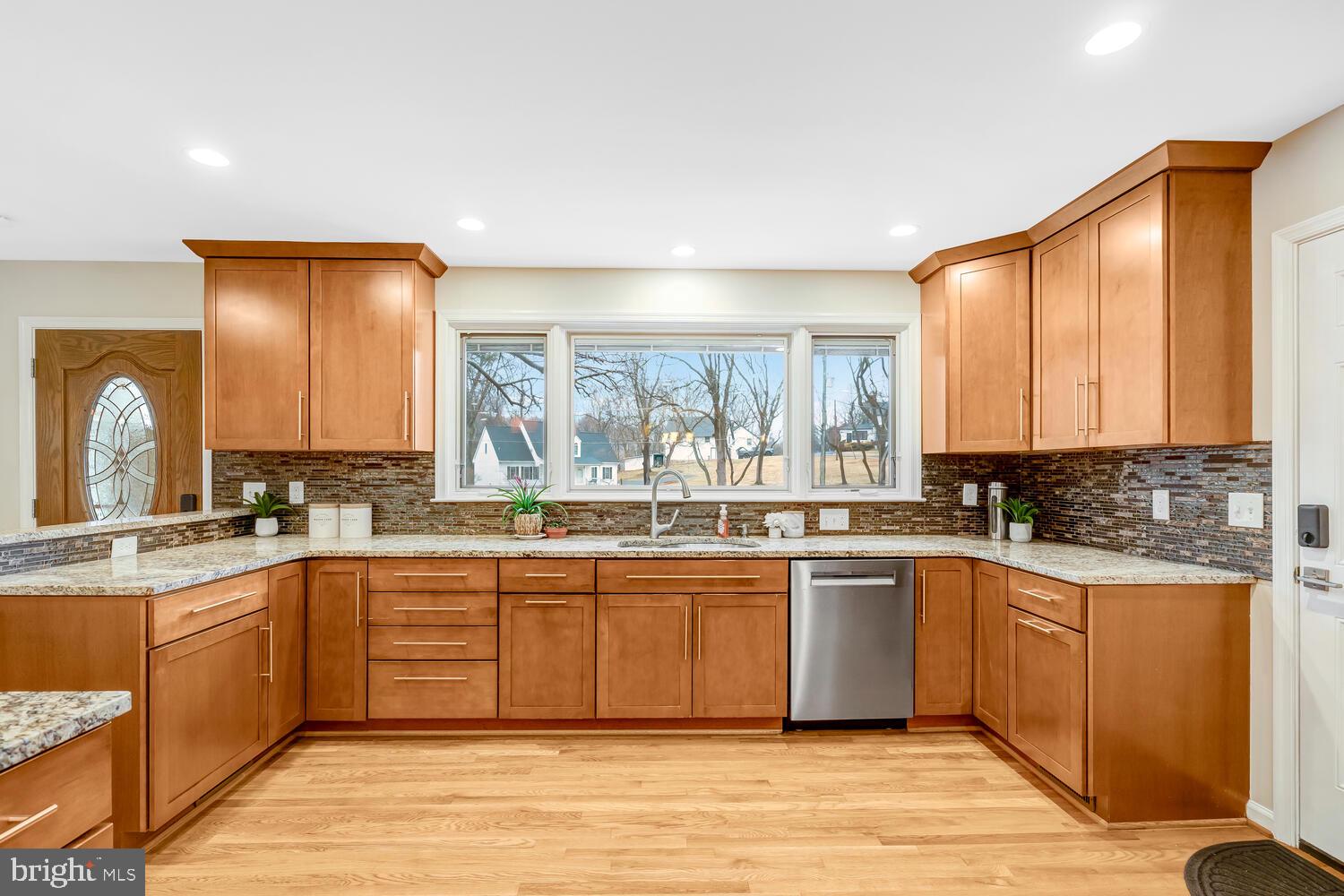 15020 Rocking Spring Drive Rockville, MD 20853 - Photo 14 of 53 Kitchen