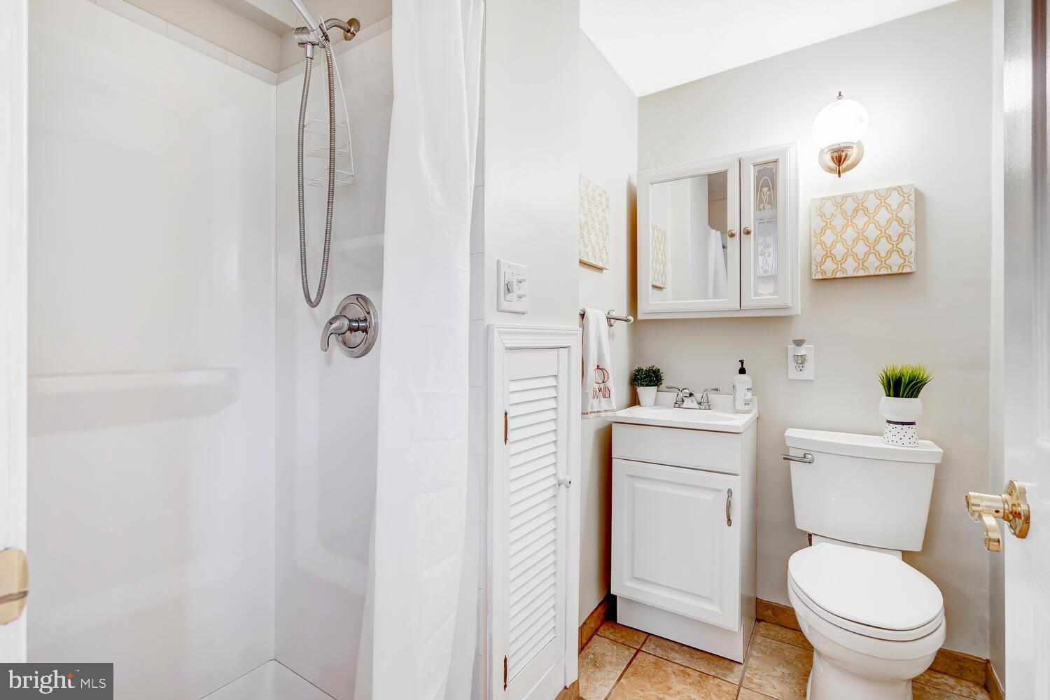 15020 Rocking Spring Drive Rockville, MD 20853 - Photo 29 of 53 Bathroom