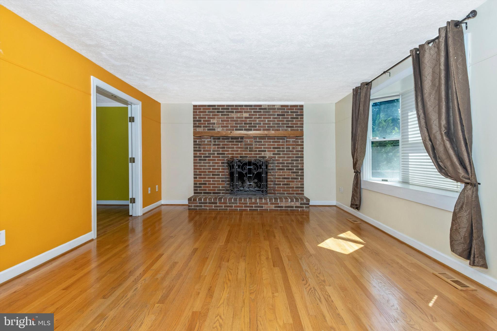 1301 Silo Way Silver Spring, MD 20905 - Photo 13 of 52 Family Room