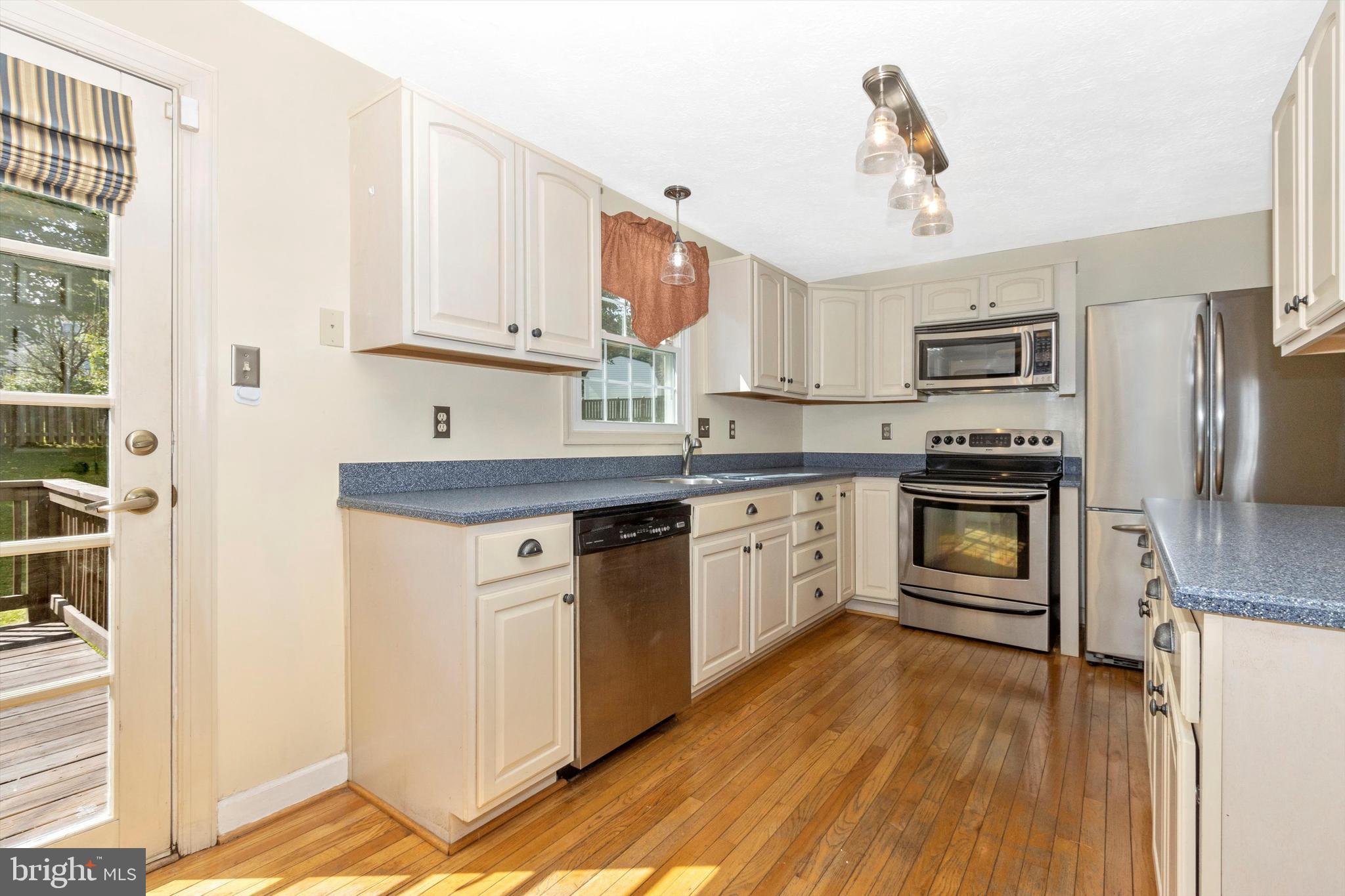 1301 Silo Way Silver Spring, MD 20905 - Photo 16 of 52 Kitchen