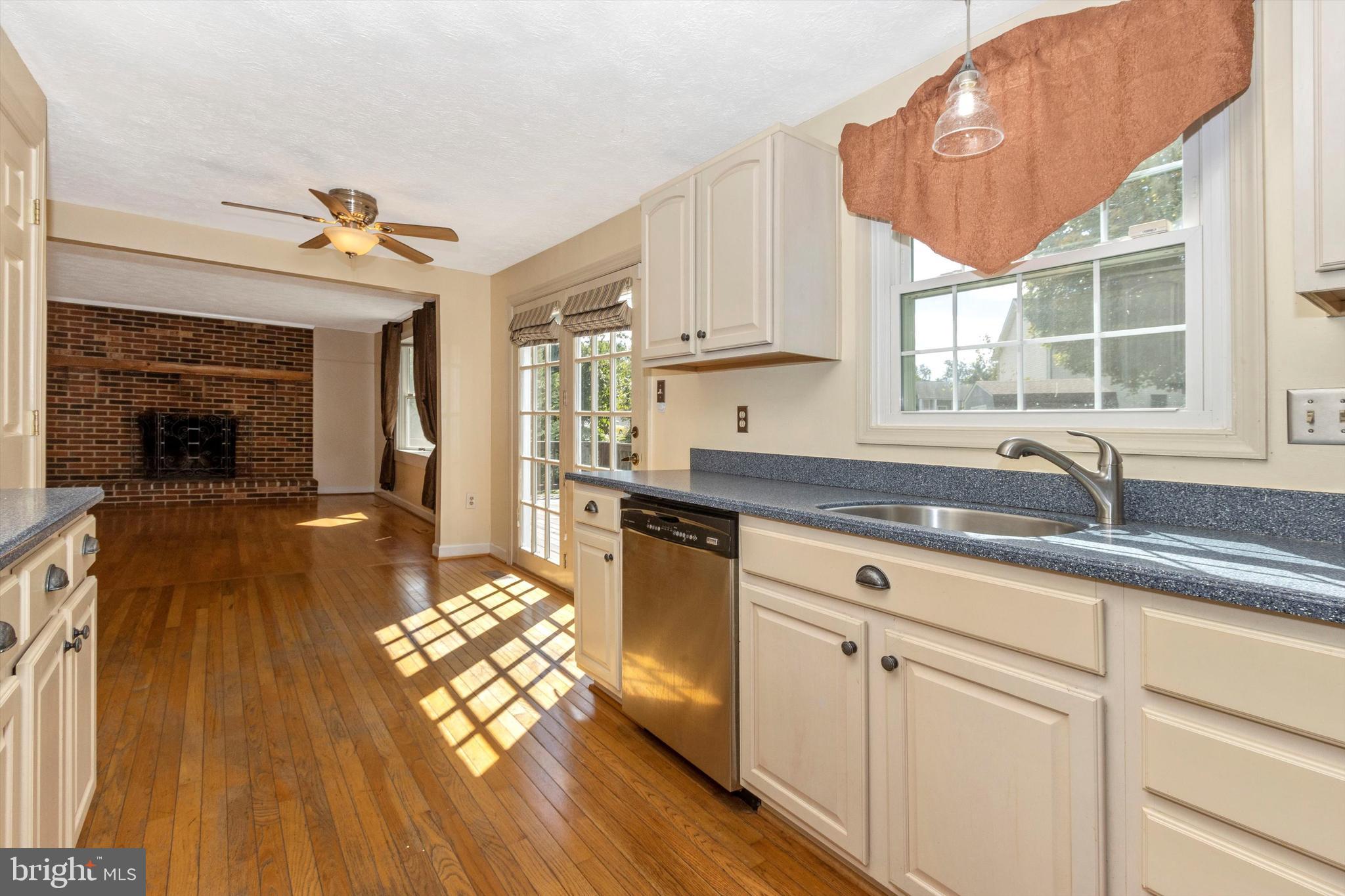 1301 Silo Way Silver Spring, MD 20905 - Photo 18 of 52 Kitchen