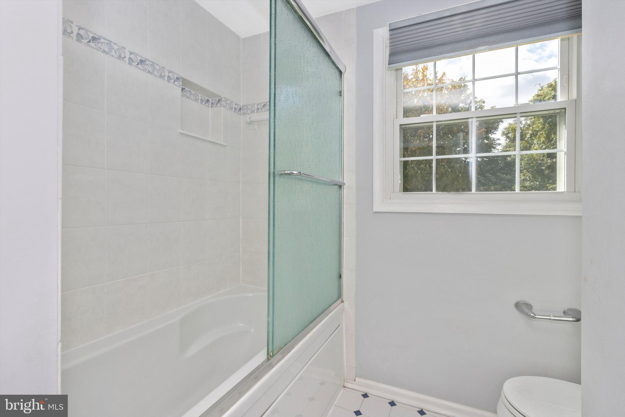 1301 Silo Way Silver Spring, MD 20905 - Photo 34 of 52 Upper Hall Full Bathroom