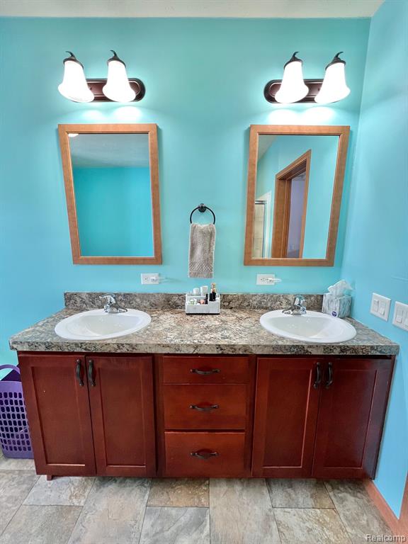 6021 State Road Fort Gratiot, MI 48059 - Photo 35 of 61