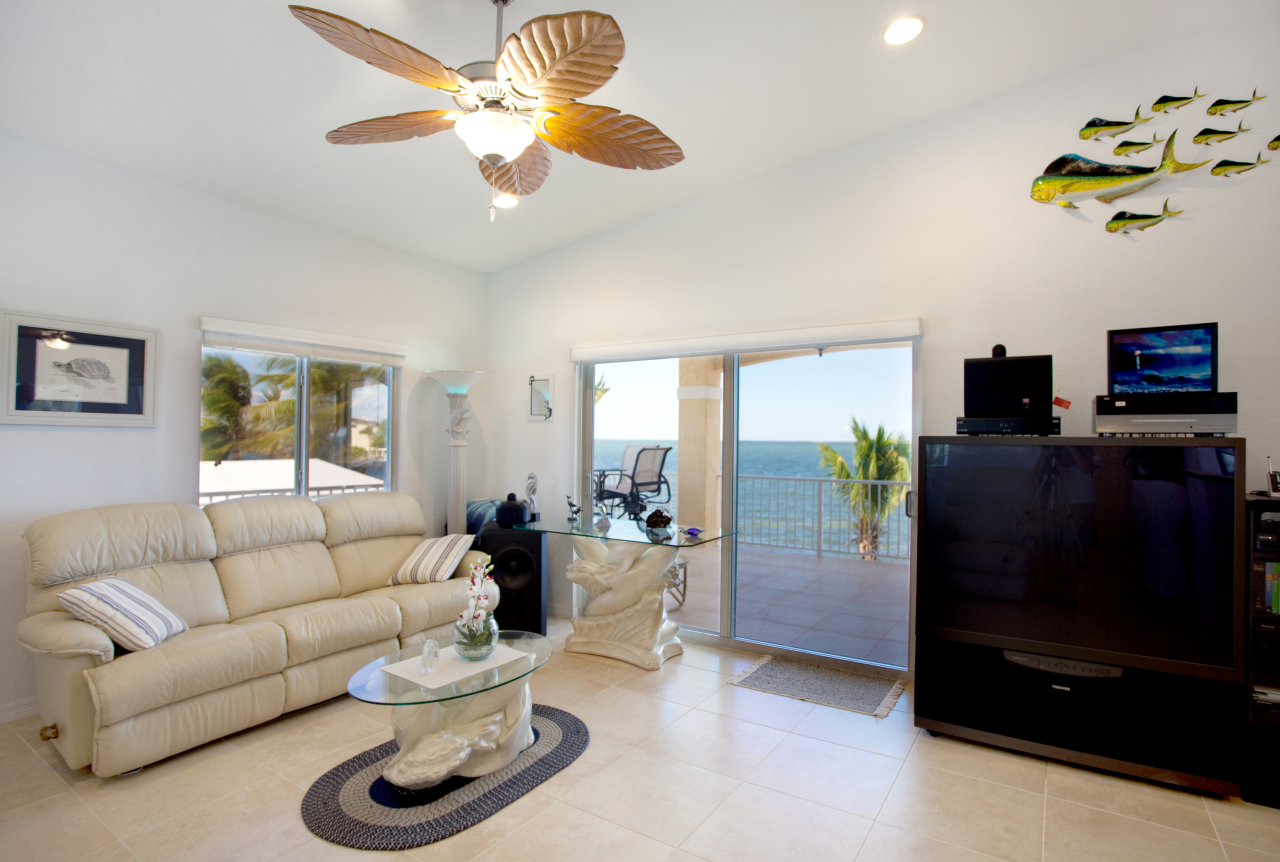1318 Calder Road Key Largo, FL 33037 - Photo 3 of 11 Living Area