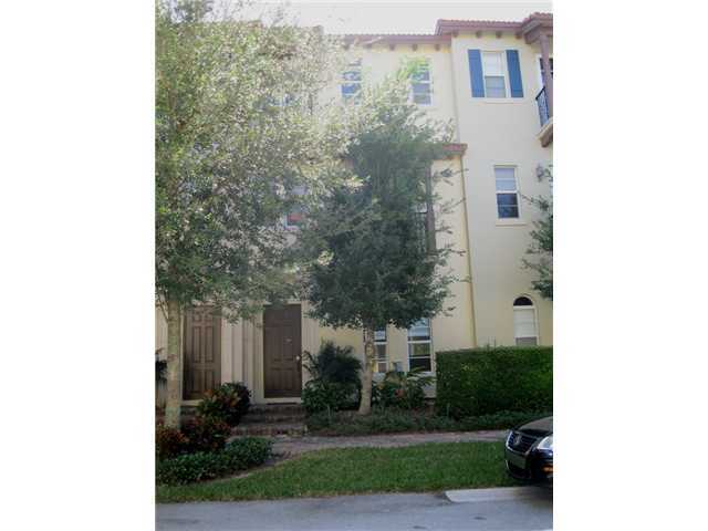 19 Via Floresta Drive Boca Raton, FL 33487 - Photo 1 of 12 Primary Photo