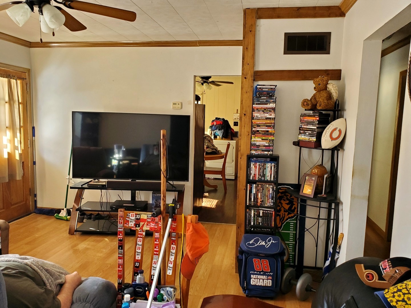 316 1/2 Prairie Street Ottawa, IL 61350 - Photo 4 of 13 a living room with furniture and a flat screen tv