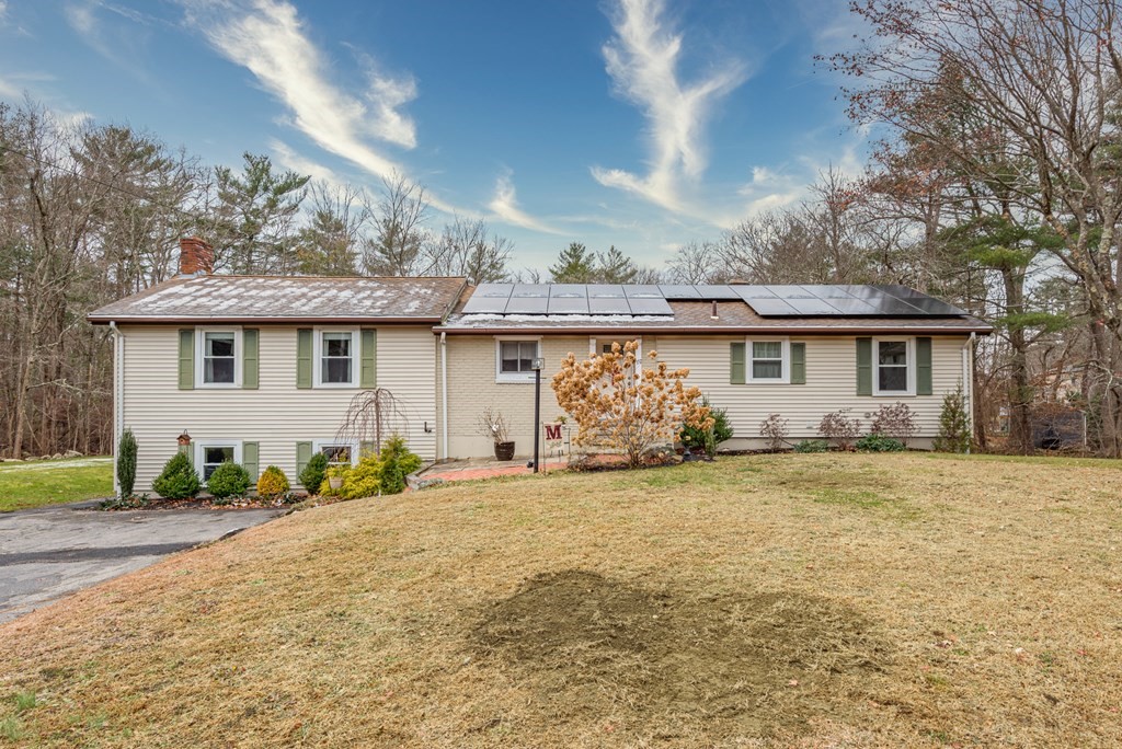 357 Phillips Street Hanson, MA 02341 - Photo 2 of 39