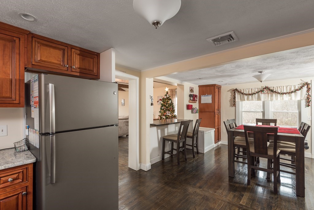 357 Phillips Street Hanson, MA 02341 - Photo 5 of 39