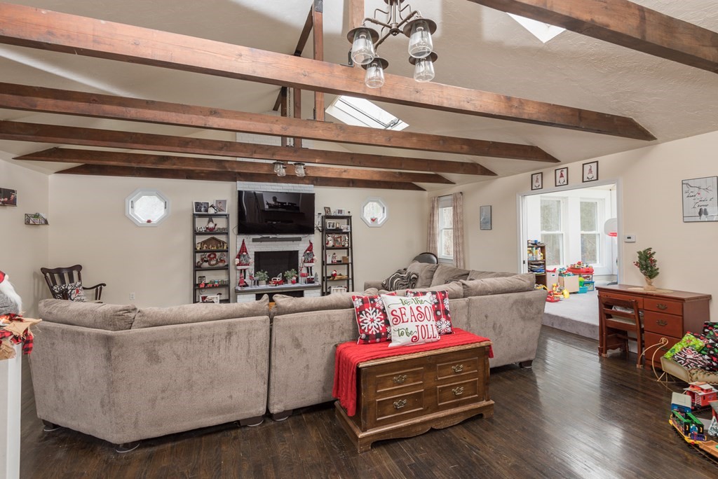 357 Phillips Street Hanson, MA 02341 - Photo 10 of 39