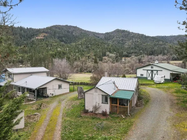 $750,000 | 431 Murphy Gulch Road, Rogue River, OR 97537
