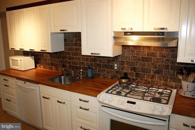3624 Delverne Road Baltimore, MD 21218 - Photo 6 of 19 Kitchen