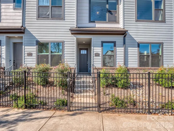 $595,000 | 5862 Ardrey Kell Road, Charlotte, NC 28277