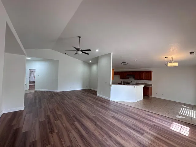 $2,600 | 5491 West Ashcroft Avenue, Fresno, CA 93722