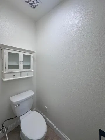 $2,600 | 5491 West Ashcroft Avenue, Fresno, CA 93722