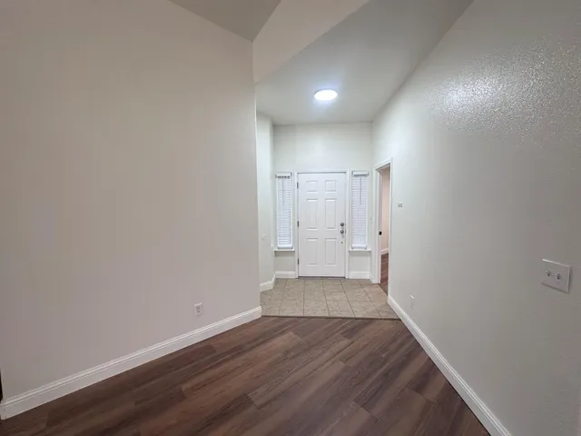 $2,600 | 5491 West Ashcroft Avenue, Fresno, CA 93722