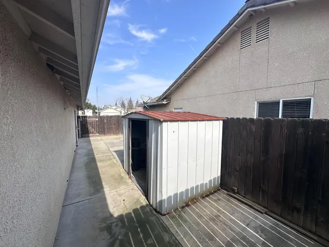 $2,600 | 5491 West Ashcroft Avenue, Fresno, CA 93722