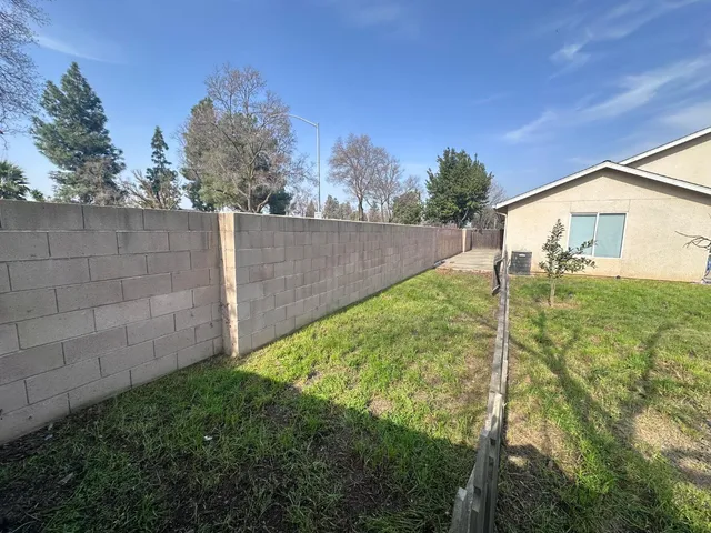 $2,600 | 5491 West Ashcroft Avenue, Fresno, CA 93722