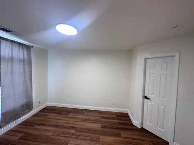 $2,600 | 5491 West Ashcroft Avenue, Fresno, CA 93722