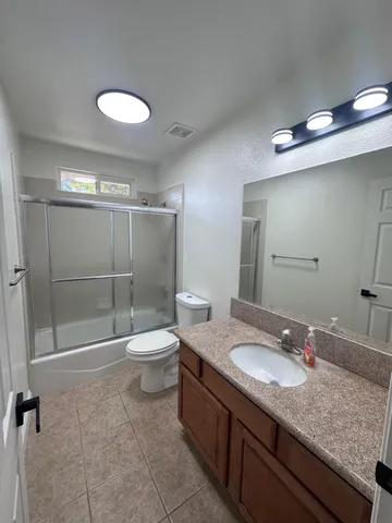 $2,600 | 5491 West Ashcroft Avenue, Fresno, CA 93722