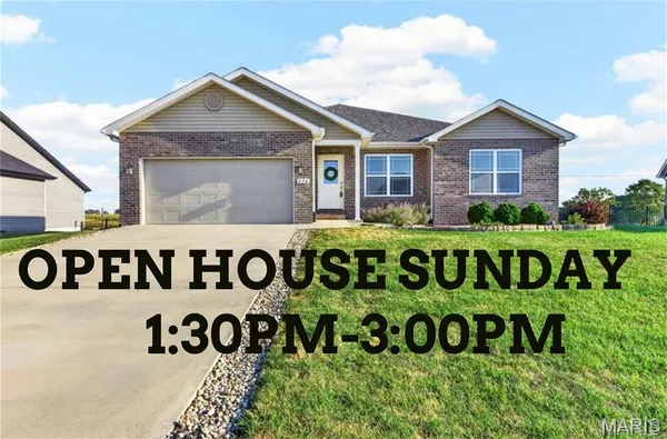 $459,900 | 636 Eisenhower Boulevard, Troy, IL 62294