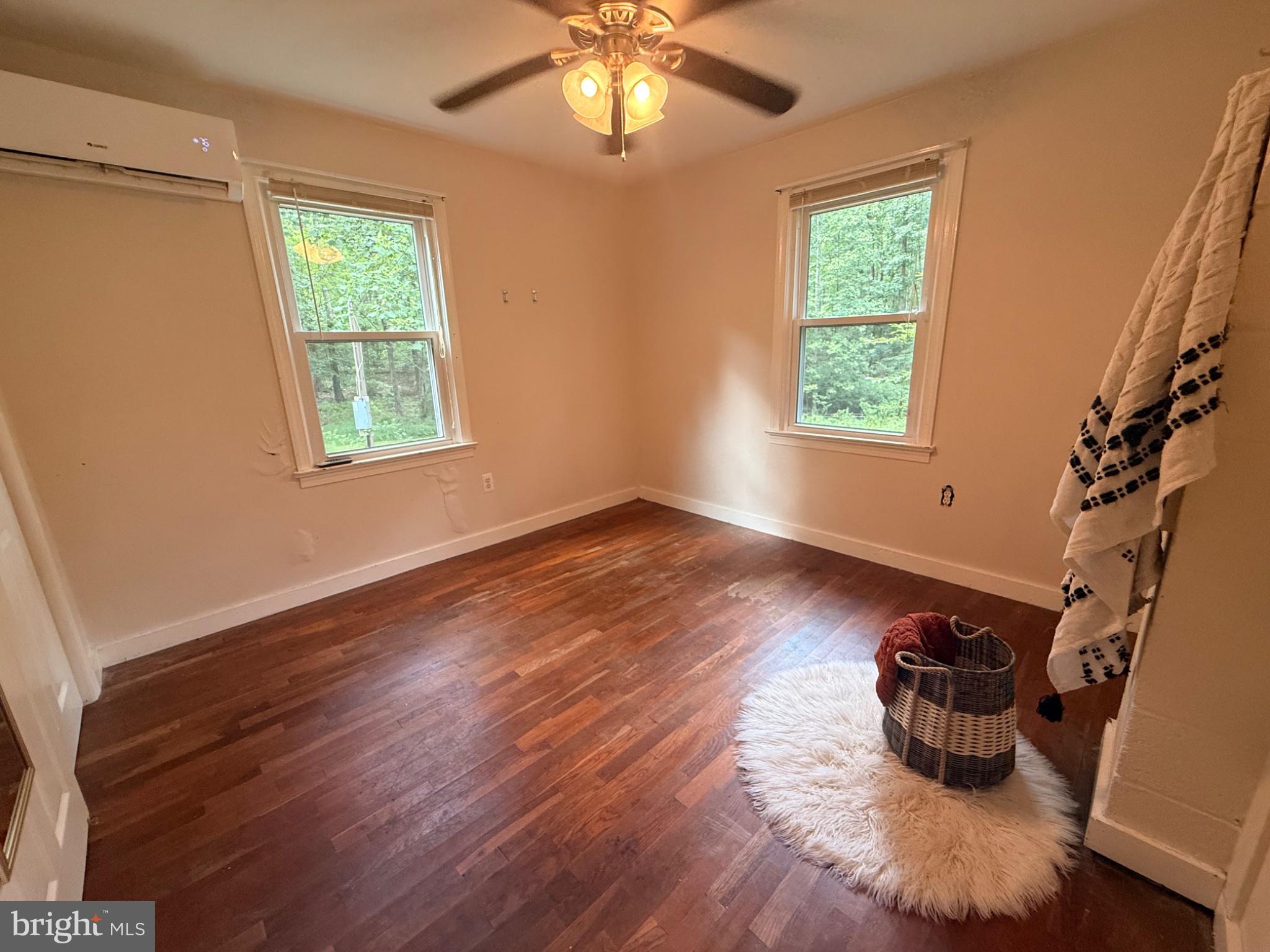 17400 Hudson Road Culpeper, VA 22701 - Photo 12 of 23 Bright and airy room with hardwood floors.