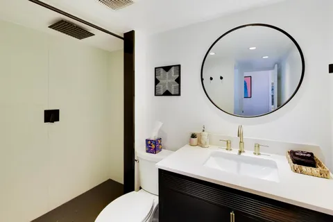 $1,500,000 | 815 North Milwaukee Avenue, Chicago, IL 60642