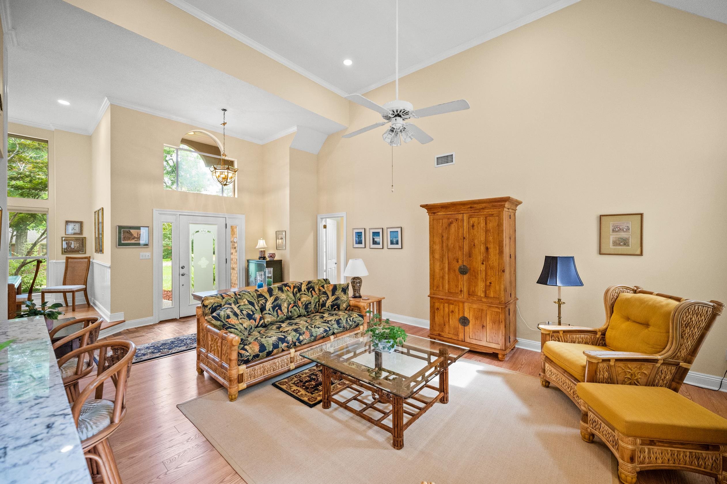 68 Paddock Drive Fairhope, AL 36532 - Photo 4 of 39 Living Room