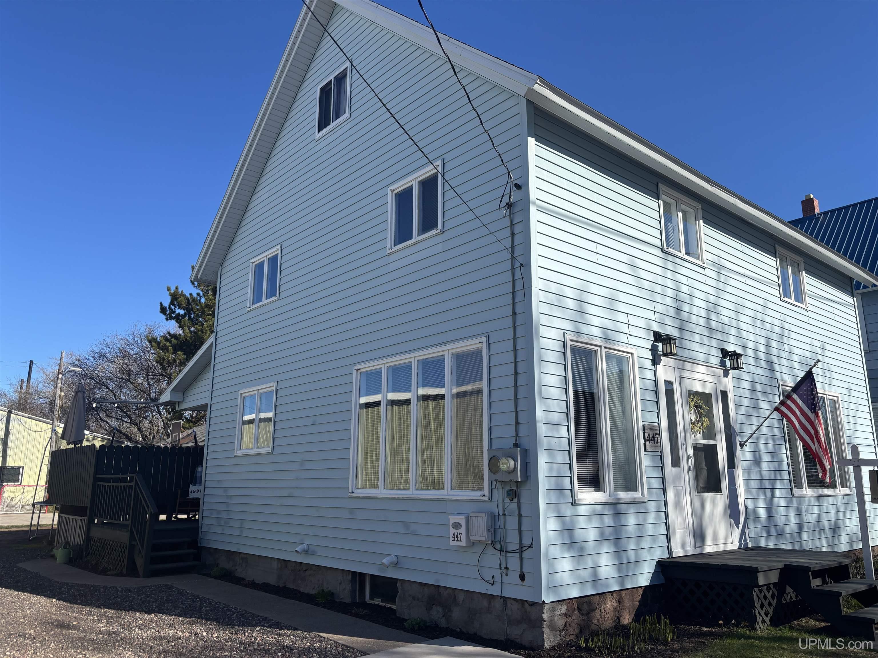 447 Kearsarge Street Laurium, MI 49913 - Photo 2 of 38