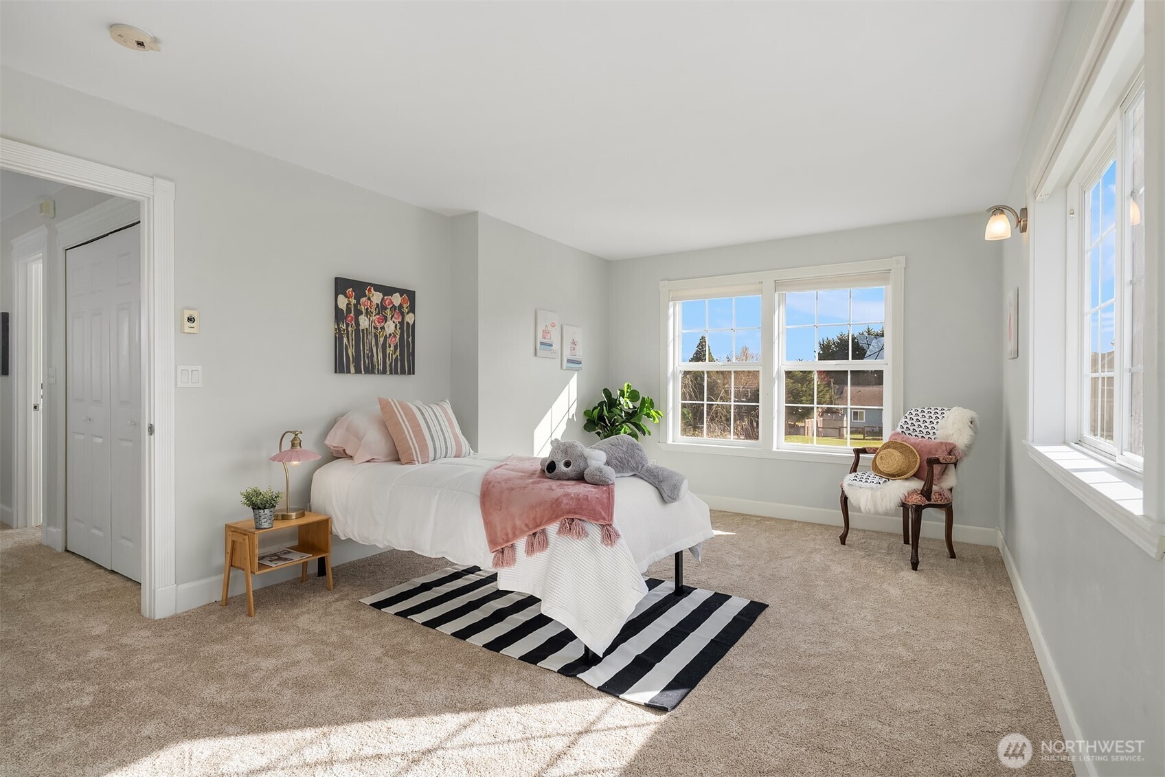 1316 East Backswing Lane Freeland, WA 98249 - Photo 29 of 37 a living room with furniture and a large window
